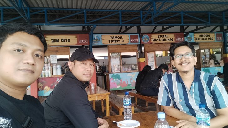 Anggota Sat Intelkam Melaksanakan himbauan terhadap Sdr. Arif (Warga Ds. Gelam Jaya) untuk mendukung dan ikut serta dalam memelihara Harkamtibmas