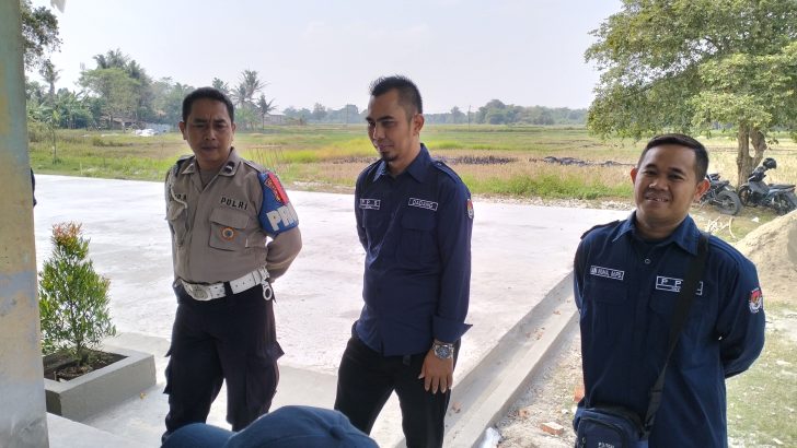 Menjaga Sinergitas dengan masyarakat, Aipda Arif Nur lakukan Patroli Mobile dan Dialogis di Desa Onyam