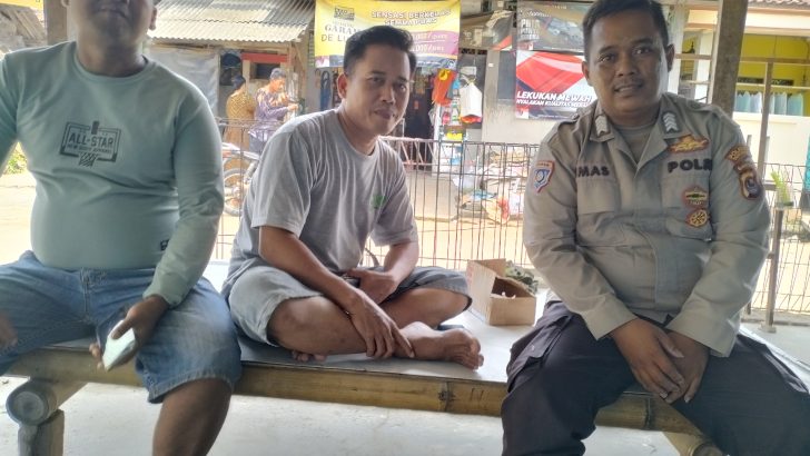 Bripka Dimas H arvi lakukan Sambang DDS di Desa Kresek sebagai bentuk upaya menjalin sinergitas dengan masyarakat.