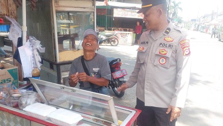 Sambang Ke Pedagang, PS. Kanit Binkamsa Satbinmas Polresta Tangerang Berikan Himbauan Kamtibmas