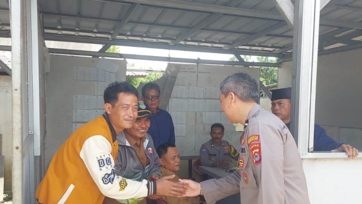 Aipda Ansori Personil Satbinmas laksanakan Sambang warga, sebagai bentuk upaya Menjaga Kamtibmas