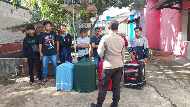 Jalin Kemitraan Dengan Komunitas, Bripka Baru Purwanto Personil Satbinmas Laksanakan Himbauan Kamtibmas