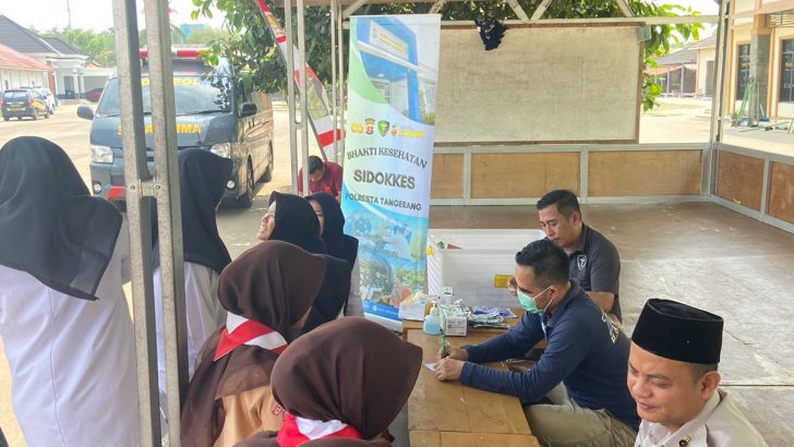 Bakti Kesehatan Yankes Jumling Sidokkes Polresta Tangerang Kepada Pondok Pesantren AL-Badar Jayanti Kab.Tangerang Dalam Rangka Cooling Sistem Operasi Mantap Praja Maung 2024.