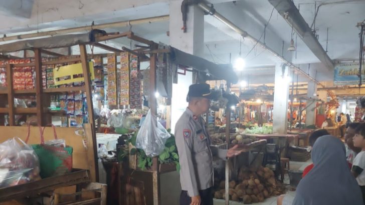 Iptu A. Hambali Giat Patroli Sambang Pasar, Beri Himbauan Masyarakat Yang Berada Di Pasar