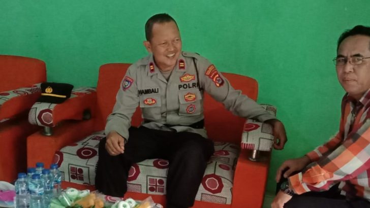 PS. Kanit Binkamsa Satbinmas Polresta Tanegrang Sambang dan Himbau Masyarakat Untuk  Ikut Menjaga Keamanan Dan Ketertiban