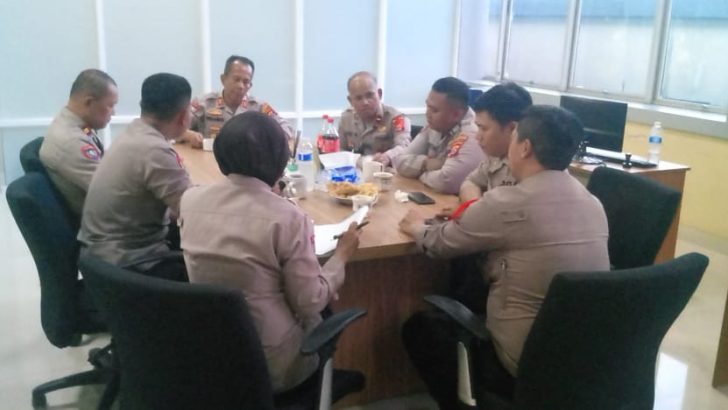 AKP NURJAMAN, S.H. KASAT BINMAS POLRESTA TANGERANG PIMPIN ANEV MINGGUAN