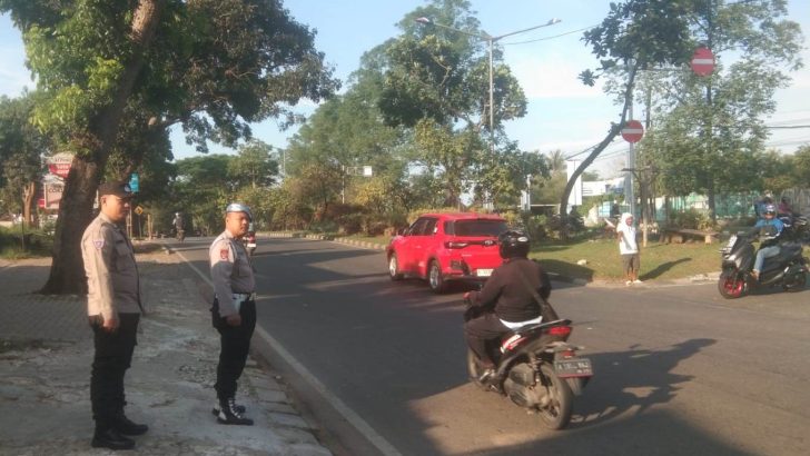 Brigadir Nugraha Rizqinov Personil Satbinmas Polresta Tangerang Giat Protap Strong Point di U turn SPBU Bugel