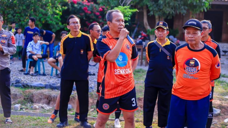 Silaturahmi dan penyampaian pesan Kamtibmas menjelang pilkada serentak 2024 oleh Sat Binmas Polresta Tangerang dengan Senkom mitra Polri kab. Tangerang dan Cilegon melalui sepak bola.