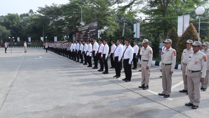 Anggota Sat Reskrim Mengikuti Apel Pagi yang Dipimpin oleh Kapolresta Tangerang