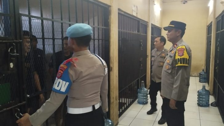 Pengecekan ruang tahanan Polresta Tangerang oleh Sipropam