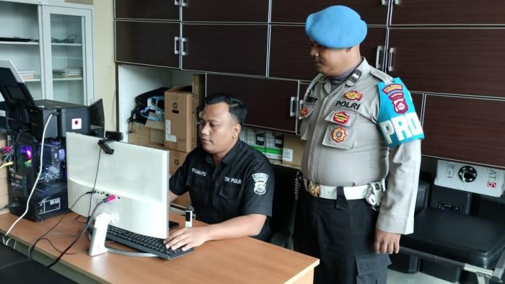 RUANG TI POLRESTA TANGERANG DICEK OLEH SIPROPAM