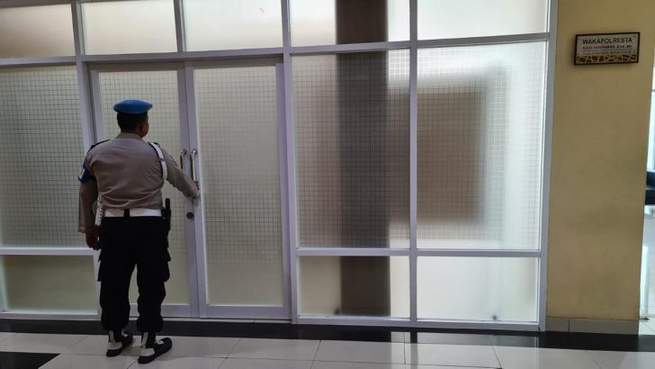 SITUASI RUANG KERJA WAKAPOLRESTA TANGERANG DICEK SIPROPAM