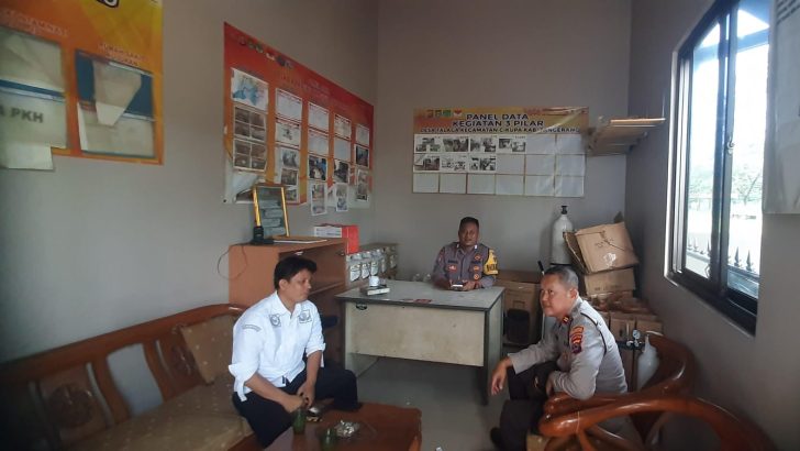 PS. KANIT BINTIBSOS SATBINMAS POLRESTA  TANGERANG SAMBANG KANTOR DESA TELAGA KEC.CIKUPA