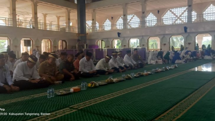 Menghadiri Maulid Nabi muhammad SAW yang di adakan oleh Pemda Kab. Tangerang