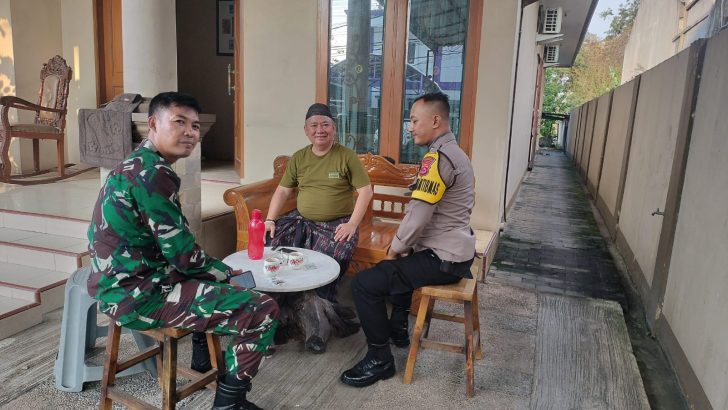 Bhabinkamtibmas dan Babinsa Sambangi Tokoh Masyarakat