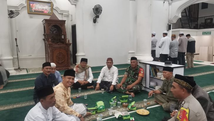 Bhabinkamtibmas dan Babinsa Kelurahan Sukamulya Hadiri Peringatan Maulid Nabi