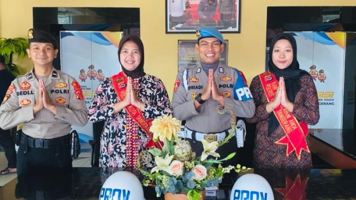 **Staf Sikeuangan Polresta Tangerang Berikan Pelayanan Prima dalam Piket Pelayanan Masyarakat**