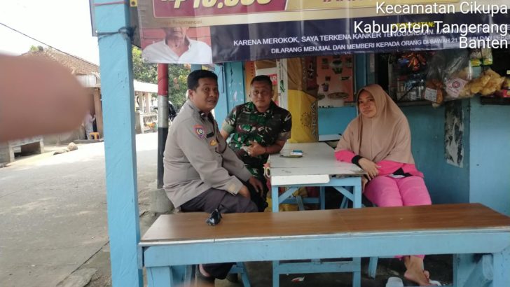 Bhabinkamtibmas Desa Bitung Jaya Sambangi Warung Warga, Perkuat Silaturahmi dan Kamtibmas