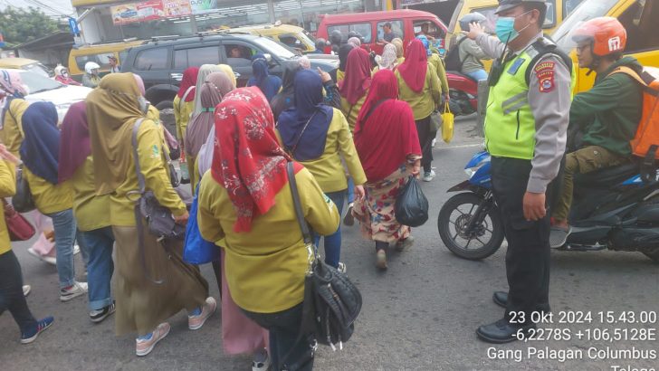 Demi Kamseltibcar Lantas, Bripka Reza dan Brigpol Rustam Terjun ke Lapangan