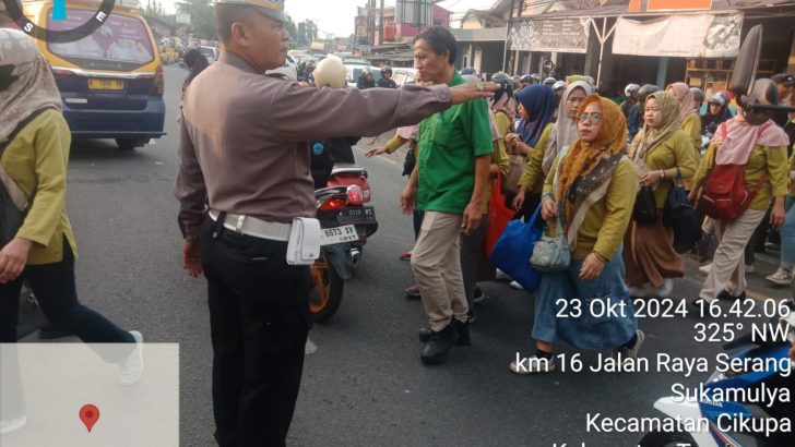 Protap Gatur Lalin di Cikupa, Bripka Reza dan Brigpol Rustam Turunkan Kemacetan