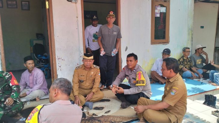 Aiptu Sukarna dan Aiptu Bambang lakukan Sinergitas TNI-Polri dengan masyarakat yang sangat kokoh, menentukan Harkamtibmas di Desa Koper