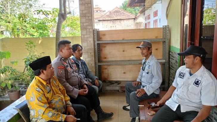 Personil Polsek Cisoka Polres Tangerang melaksanakan kegiatan sambang di wilayah desa