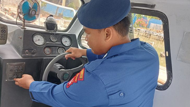 Pengecekan Alat Bantu SAR Dan Kapal Patroli Oleh Anggota Satpolairud Polresta Tangerang
