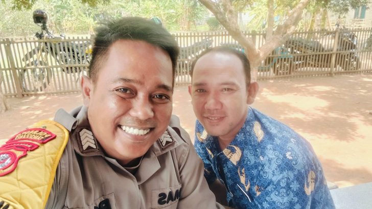 Upaya pendekatkan diri kepada masyarakat, Bripka Dimas H A kunjungi warga di Desa Onyam dalam rangka Polisi RW.