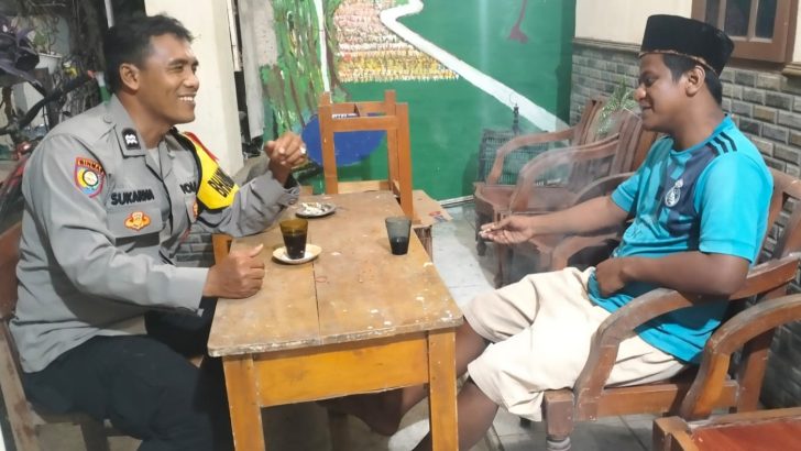 Gencarkan program Polisi RW, Aiptu Sukarna kunjungi warga di Desa Patrasana