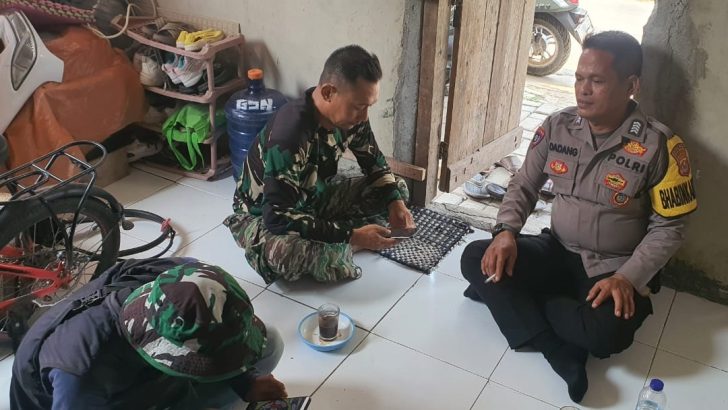 Upaya menjalin Sinergitas TNI-Polri dengan Masyarakat, Bripka Dadang lakukan kegiatan Sambang