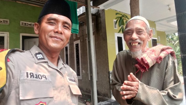 Aiptu Sukarna kunjungi Tokoh Agama di Desa Renged dalam rangka giat rukun Ulama Umaro