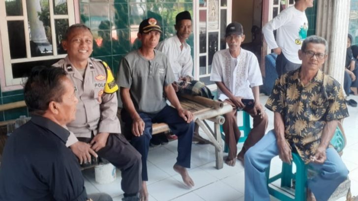 Aipda Bambang kunjungi Tokoh Masyarakat di Desa Tamiang guna mempererat Sinergitas dengan para Sesepuh