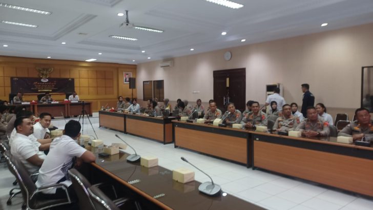 Kasat Binmnas Mengikuti Zoom meeting sarasehan dan syukuran dalam rangka memperingati HUT Polwan ke-76
