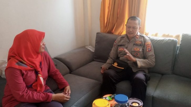 Sambangi Warga Desa Matagara, Personil Satbinmas Berikan Edukasi Kamtibmas
