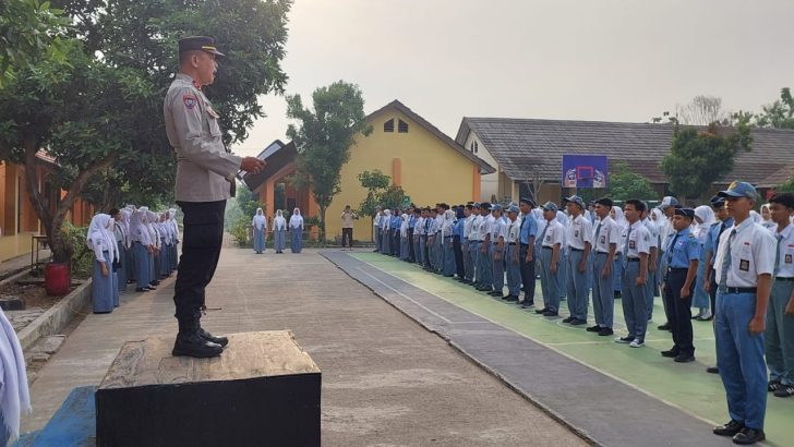 PERSONIL SATBINMAS LAKSANAKAN KEGIATAN EDUKASI DAN SOSIALISASI DI SMK N 8 KABUPATEN TANGERANG
