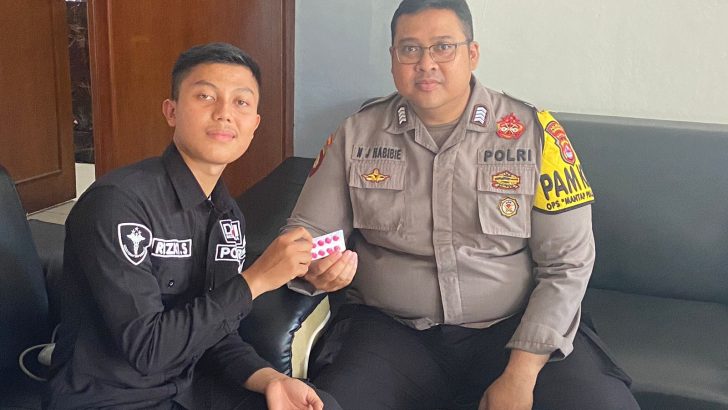 Pemeriksaan Kesehatan Sekaligus Pemberian Vitamin Dan Obat Terhadap Anggota Polresta Tangerang Yang Terkena Operasi Mantap Praja 2024.