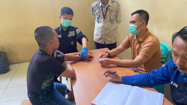 Dokkes Polresta Tangerang Melaksanakan Pemeriksaan Sekaligus Pemantauan Kesehatan Kepada Tahanan