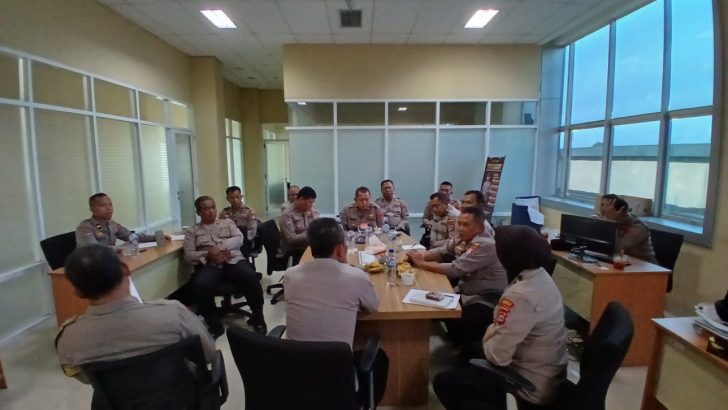 Kasat Binmas Pimpin ANEV Bulanan Kanit Binmas dan Anggota Satbinmas