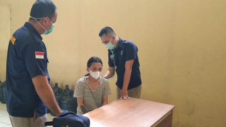 Dokkes Polresta Tangerang Melaksanakan Pemeriksaan Sekaligus Pemantauan Kesehatan Kepada Tahanan