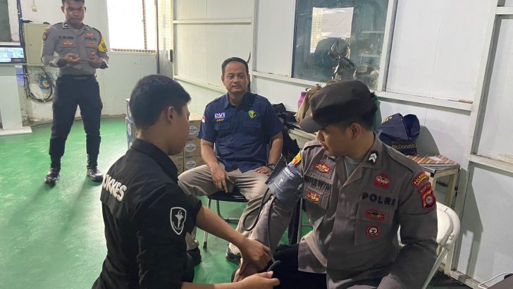 Pemeriksaan Kesehatan Sekaligus Pemberian Vitamin Dan Obat Terhadap Anggota Polresta Tangerang Yang Terkena Operasi Mantap Praja 2024.