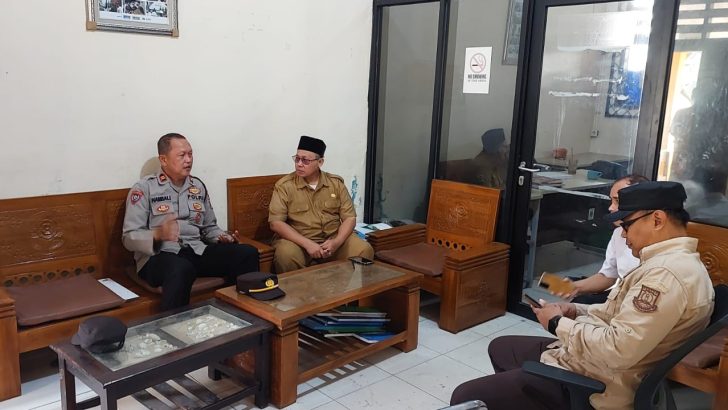Lakukan Giat Sambang Sekolah, Iptu A. Hambali Sampaikan Edukasi Kamtibmas Sebagai Upaya Dalam Pencegahan Kenakalan Anak-Anak Dan Remaja
