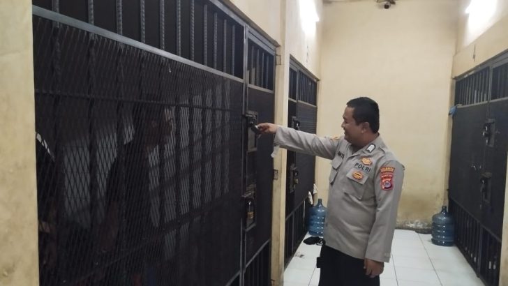 Petugas Jaga Sattahti Melaksanakan Pemeriksaan dan Pengecekan Rutin Rutan Polresta Tangerang