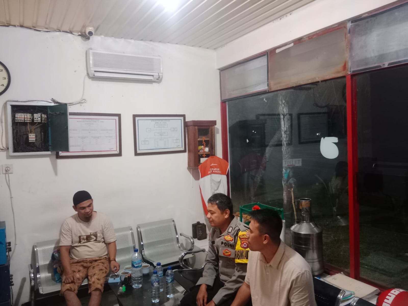Bripka Fahrudin Bhabinkamtibmas Desa Kedung Dalam Sampaikan Pesan-pesan Kamtibmas