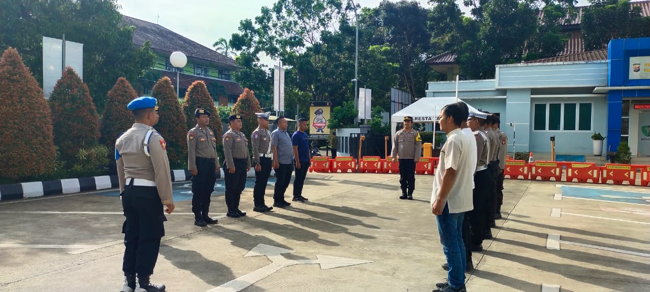 Perwira Sat Reskrim Pimpin Apel Serah Terima Piket Satfung Polresta Tangerang
