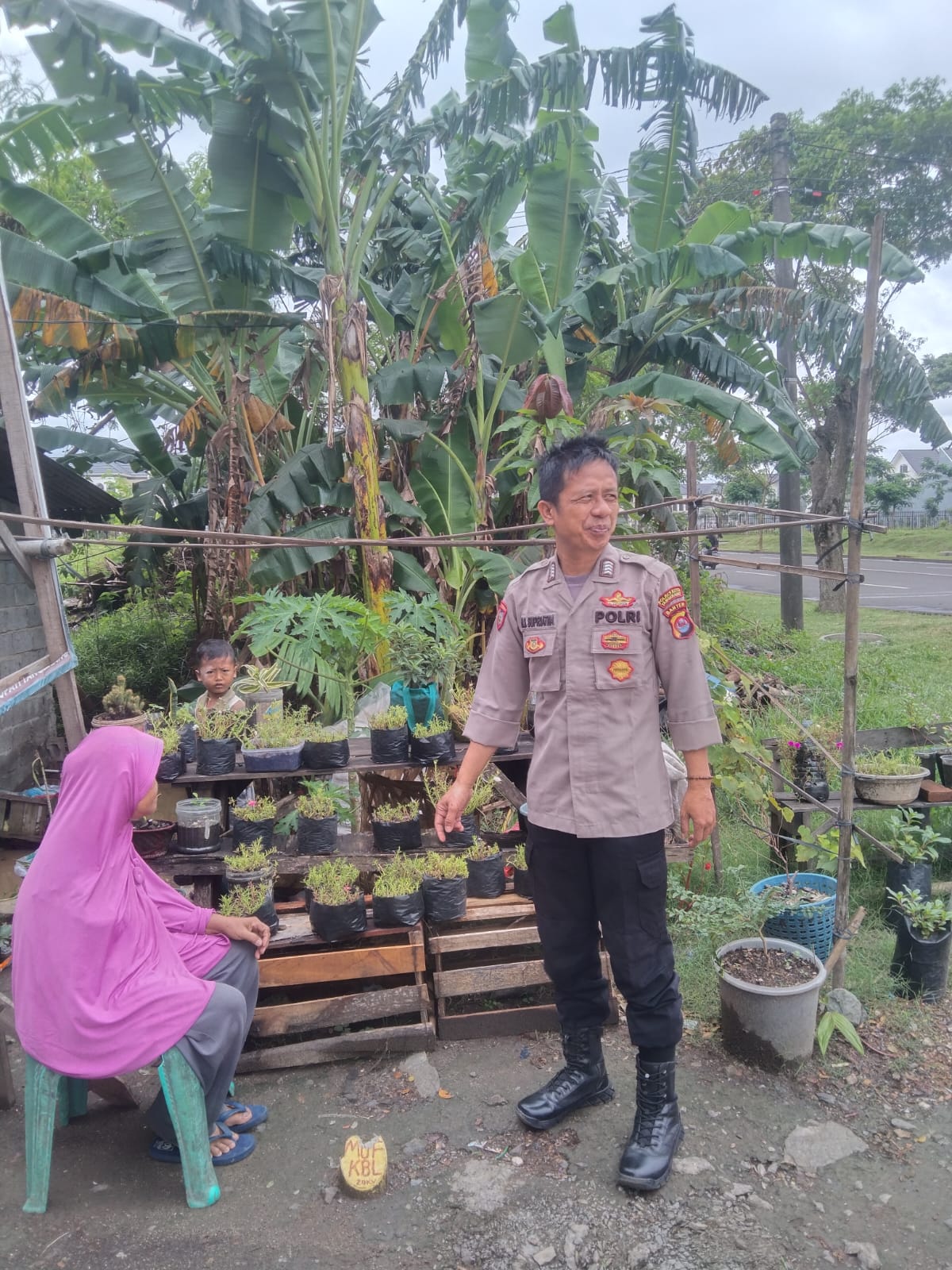 Bhabinkamtibmas Sambang Desa Binaannya, Guna Pantau Situasi Kamtibmas