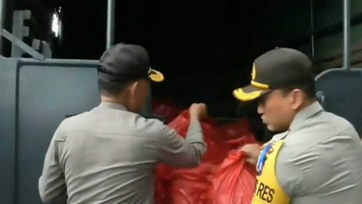 Dua Ton Paket Sembako Siap di Kirim Polresta tangerang untuk Korban Tsunami