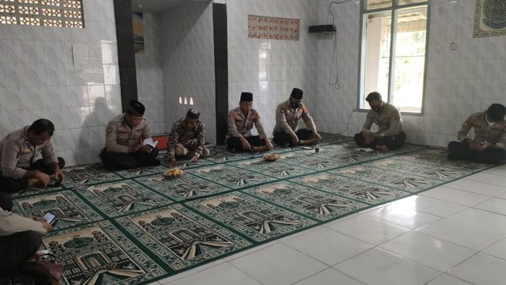 Polsek Kronjo Polresta Tangerang Melaksanakan Pembinaan Rohani Dan Mental Sebagai Pedoman Pelaksanaan Tugas Sehari-hari.