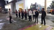 Anggota Sat Intelkam Polresta Tangerang melaksanakan Apel malam pengecekan piket Fungsi di Halaman SPKT Mapolresta Tangerang 