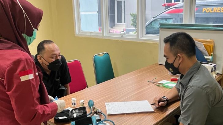 Klinik Bhayangkara Polresta Tangerang melayani pengecekan lab sementara