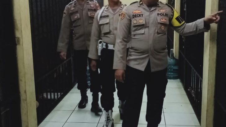 PENGECEKAN RUANG TAHANAN POLRESTA TANGERANG PADA MALAM HARI OLEH PIKET SIPROPAM POLRESTA TANGERANG
